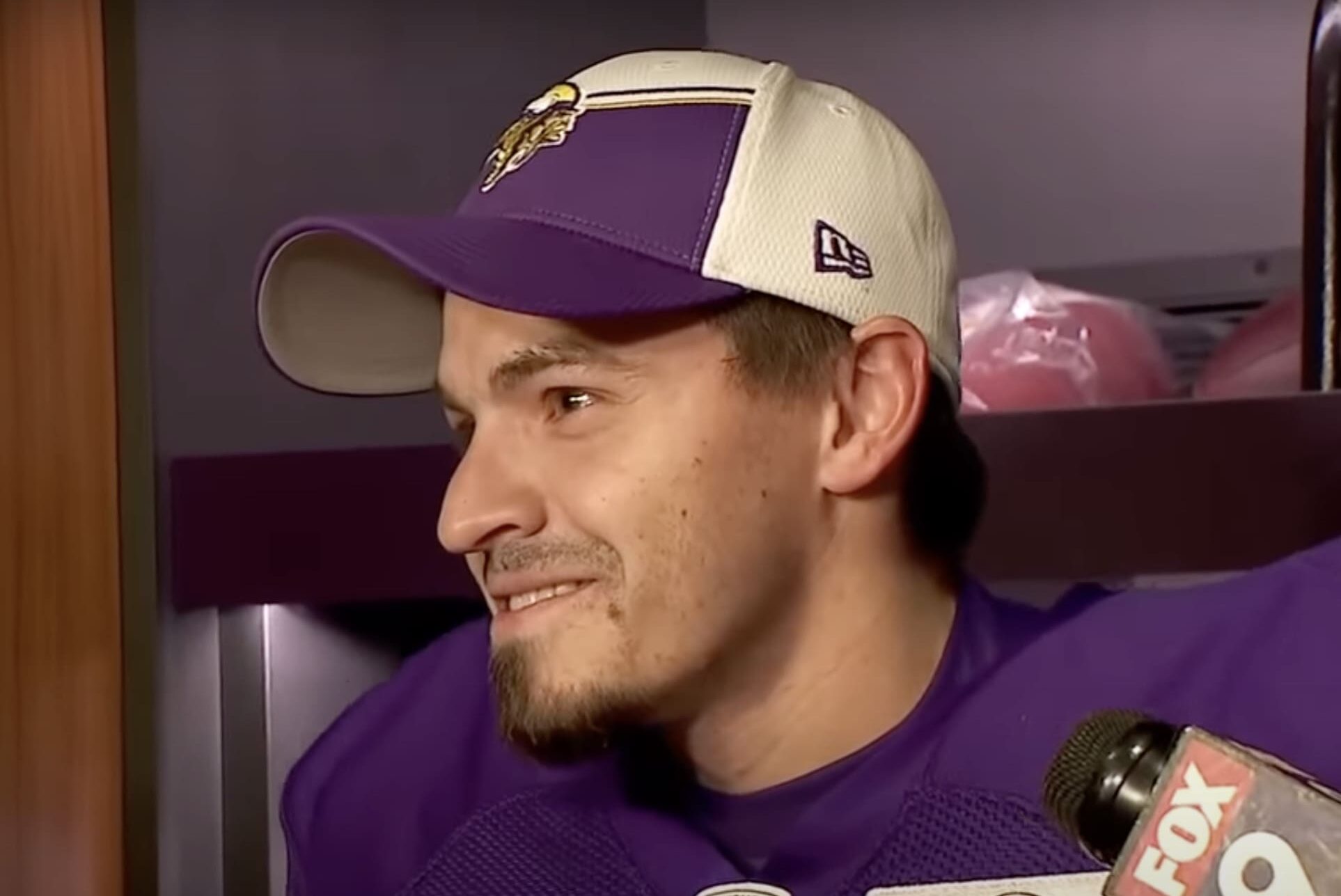 New England Patriots have signed former Minnesota Vikings kicker John Parker Romo to the practice squad.